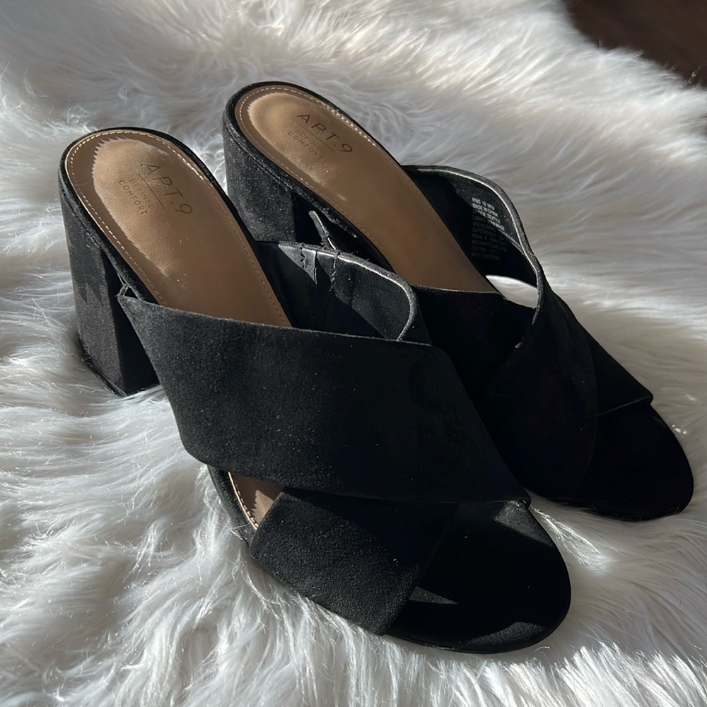 Apt 9 black defined comfort block heel sandals with cross strap size 10